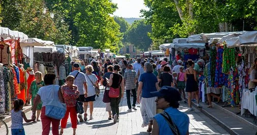 À Aix-en-Provence, les marchés du samedi durent plus longtemps