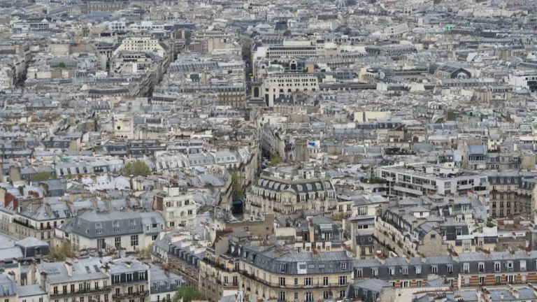 À Courbevoie, l’été modifie services et sorties