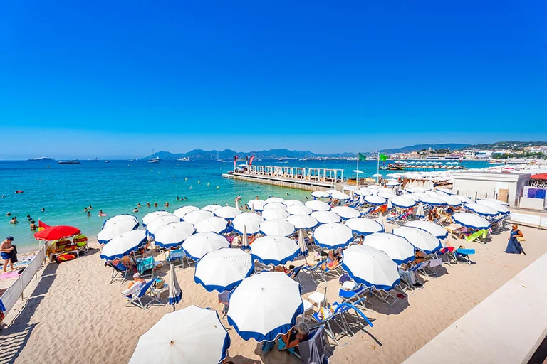 Cannes : Zamenhof ou Handiplage avant le 15 septembre ?