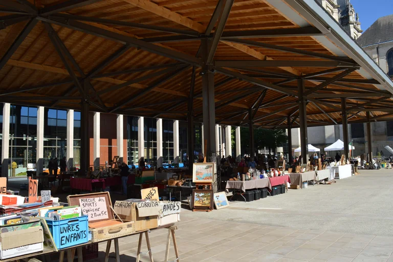 À Dax, la brocante des Halles revient le 21 août