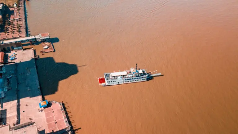 Découvrir la Loire à Orléans : une balade en bateau sur l’EVURTIUS
