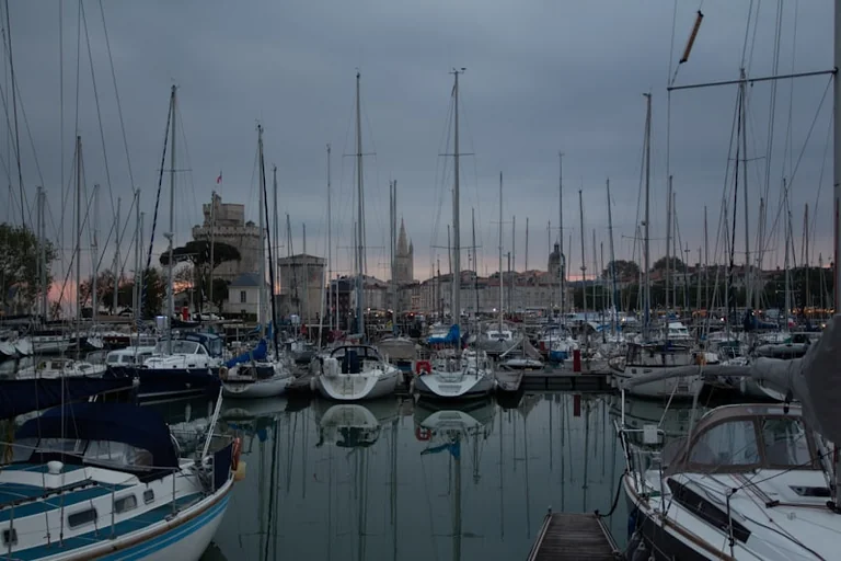 Hyères : le marché nocturne gratuit revient sur le port