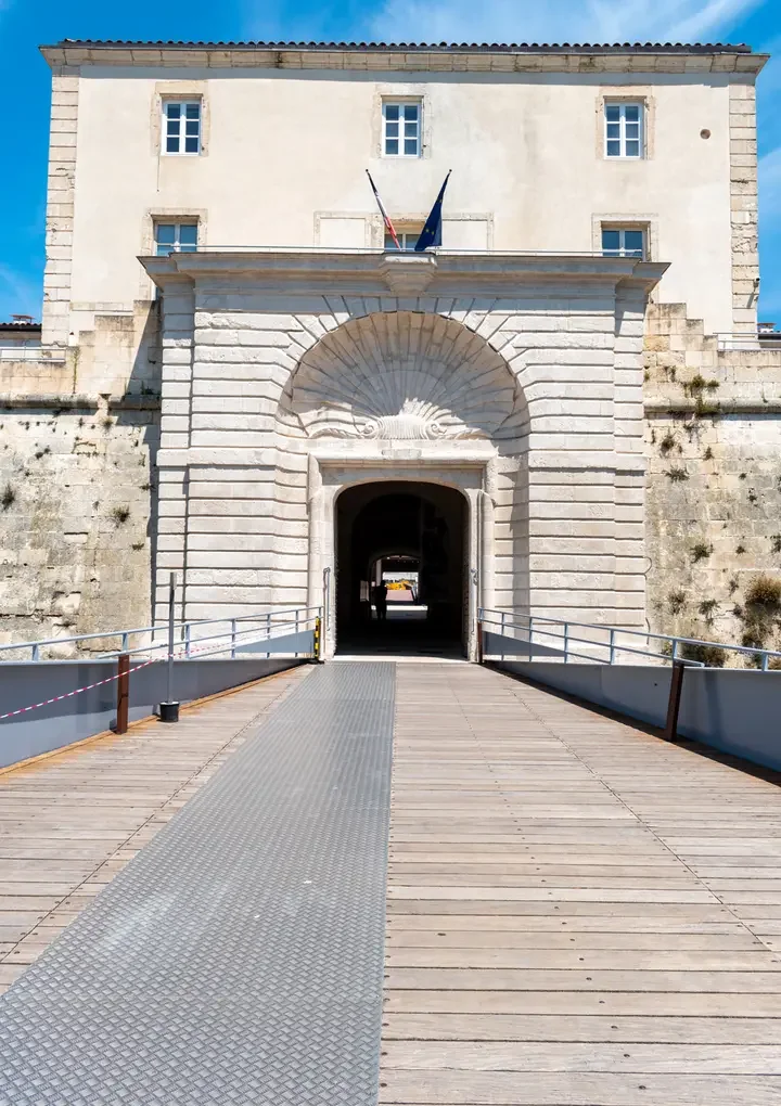 Nîmes et le crime : dernière visite de l’été ce 30 août