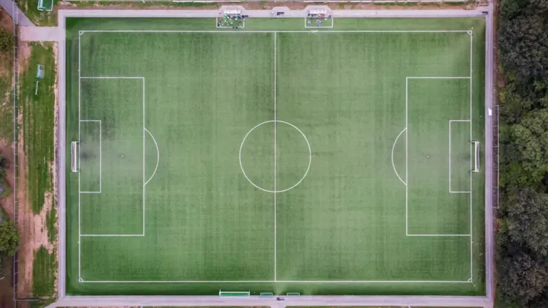 Sécheresse à Lannion : le sport change de terrain