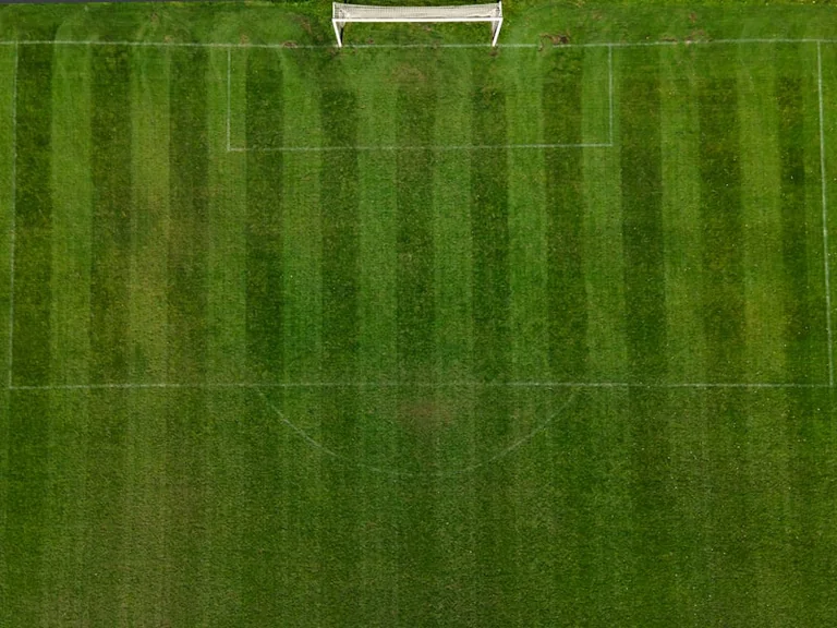 Sécheresse à Lannion : le sport change de terrain