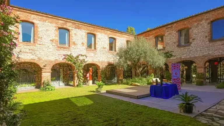 À Albi, la façade de l'ancien cloître de La Madeleine restaurée et primée