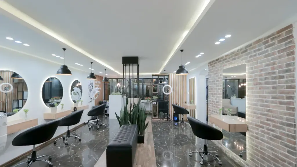 À Albi, le Studio Noir Bleu réinvente le rendez-vous chez le coiffeur