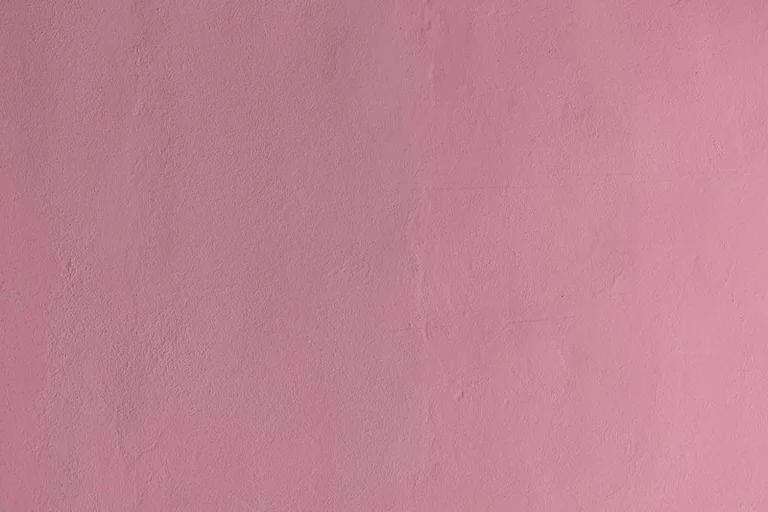 À Graulhet, le rose raconte le pouvoir et le genre